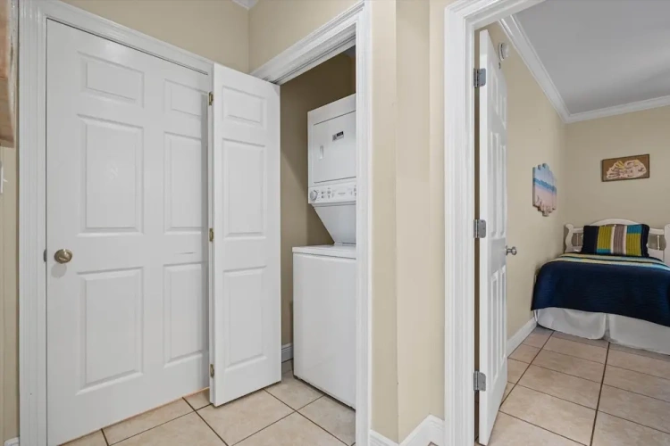 4 Bedrooms Cottage