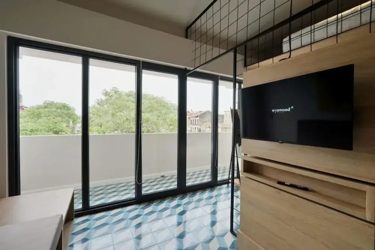 w Comfy Loft in Santa Ana