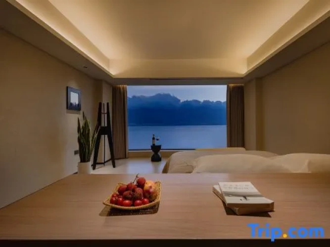 2 Bedrooms Family Suite with sea view