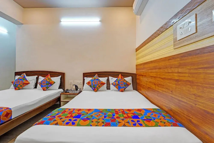 Fabhotel Raja Residency