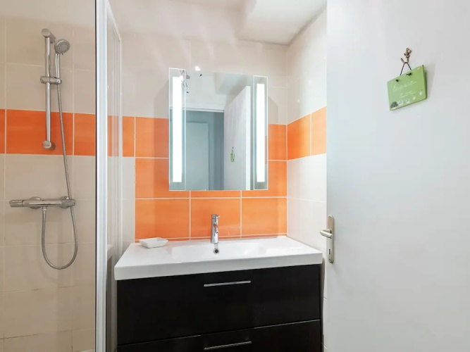 Modern & Spacious Apartment in Downtown Bayeux