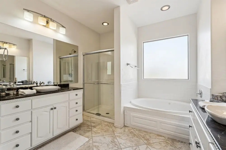 Pinnacle Breeze-private Backyard-mins to Six Flags