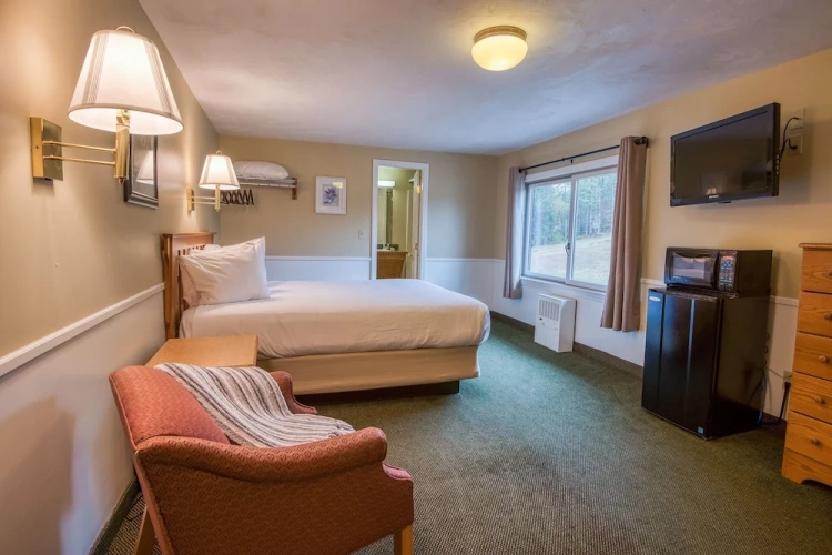 Standard Double room with partial view