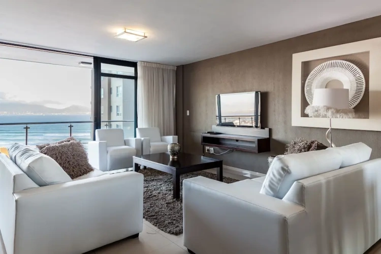 3 Bedrooms Premium Suite with balcony