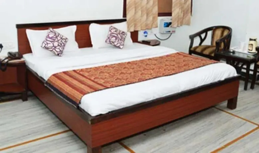 Hotel S.R Palace