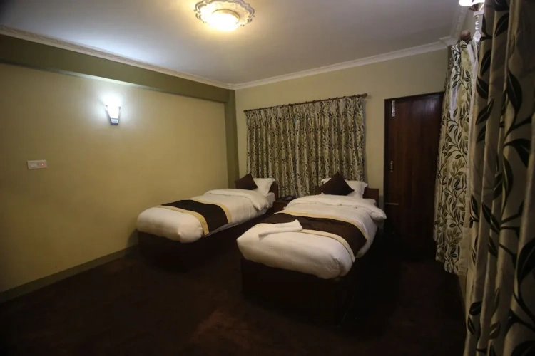 Standard Twin room with balcony