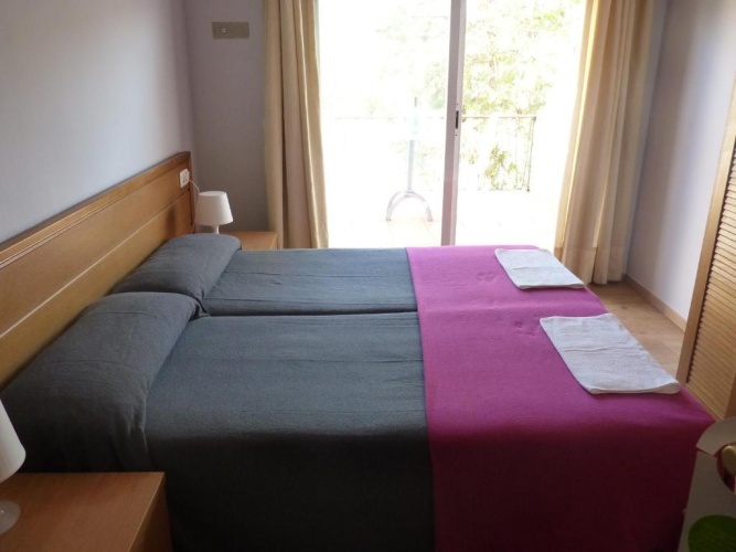 Standard Twin room with balcony