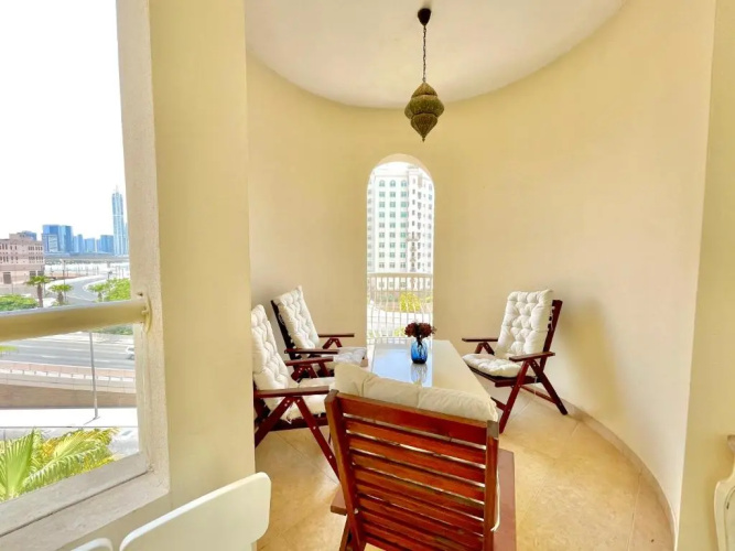 Luxury, Spacious, Beachfront, 3BD Apartment with private beach access!