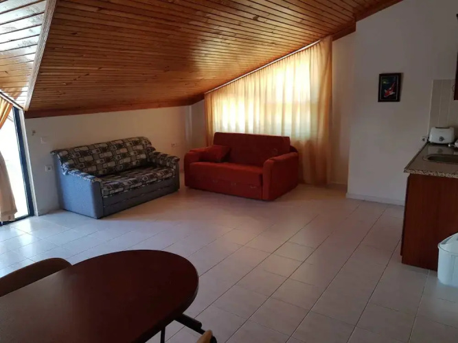 Uysal Apart