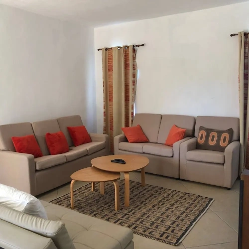 3 Bedrooms Villa