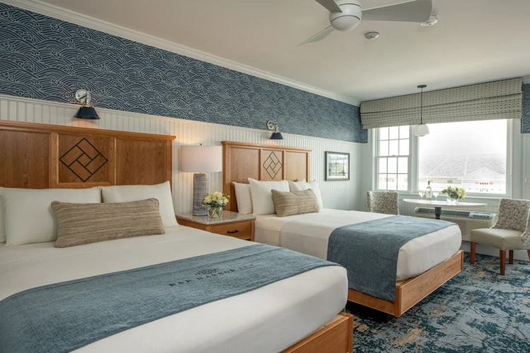 Standard Quadruple room with balcony