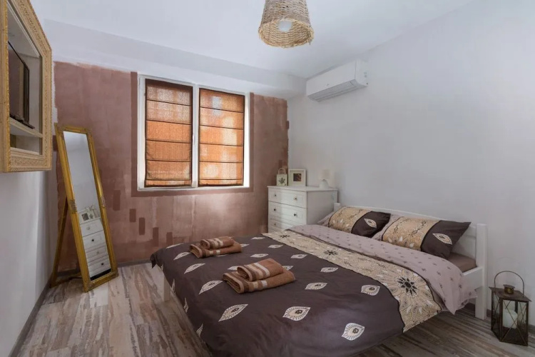 Domus Apartments