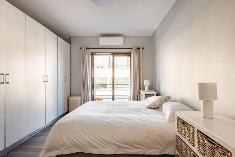 3-bed, Sleeps 6, Free Parking