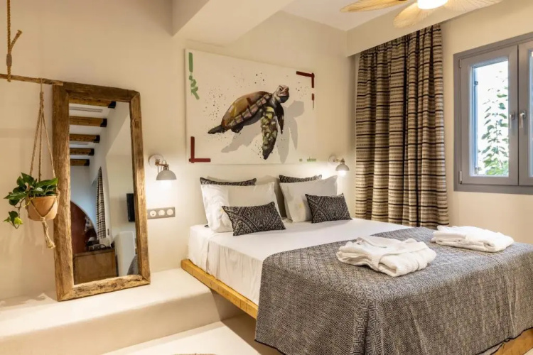 Artemis Hotel