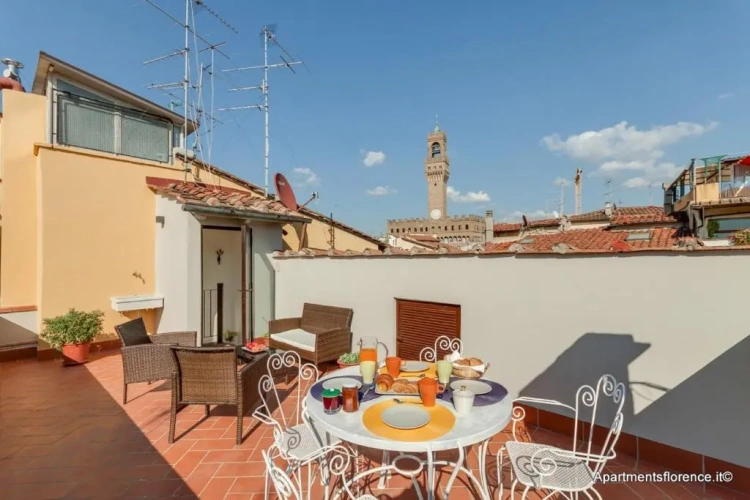 3 Bedrooms Apartment