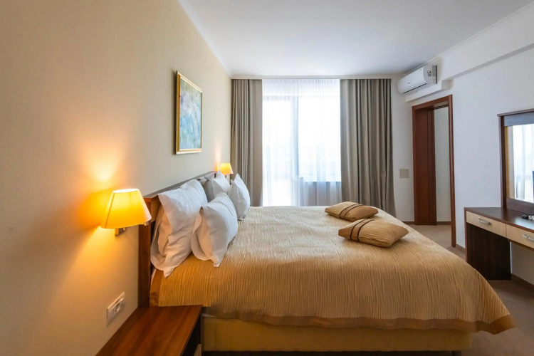 Hotel Saturn