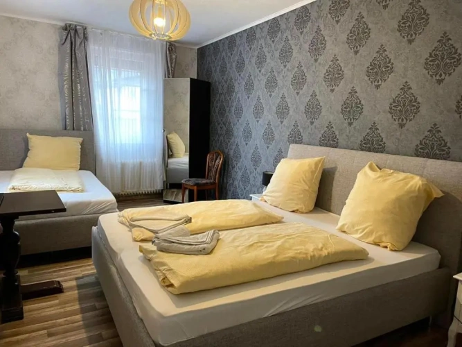 Standard Triple room
