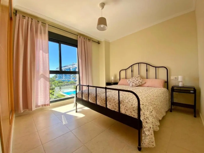 3 Bedrooms Apartment