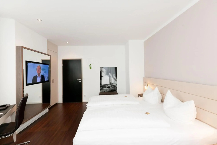Manhattan Hotel
