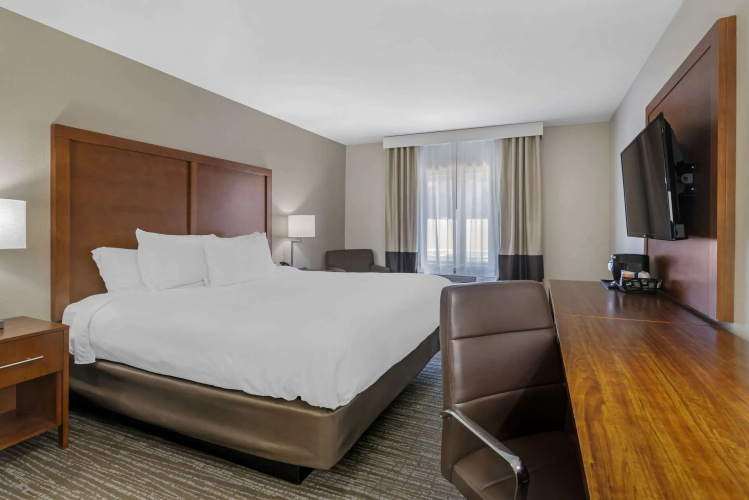Comfort Inn & Suites Brunswick I-95