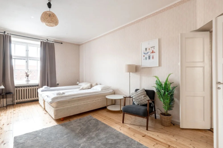 2ndhomes Bright 125m2 4BR Center Apt