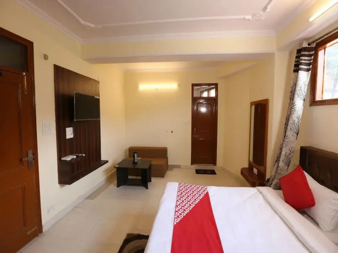 Tanwar Regency by OYO Rooms
