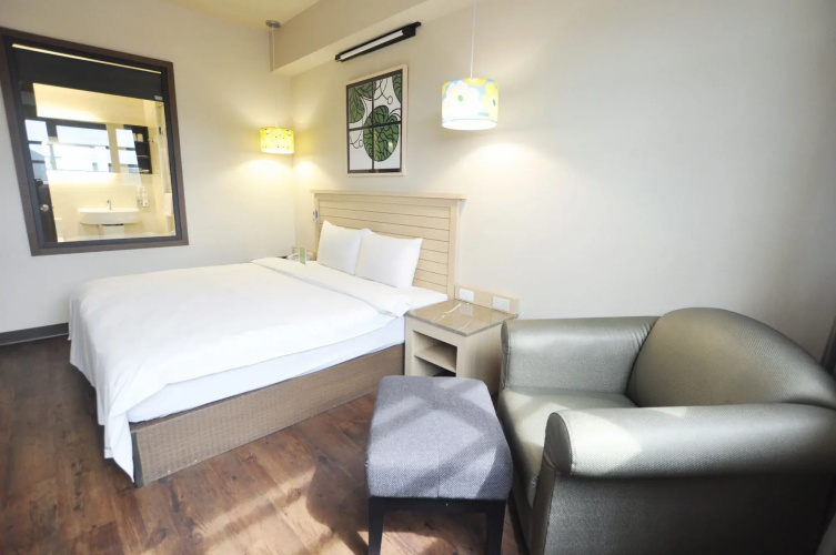 Kindness Hotel Liouhe Night Market Qixian