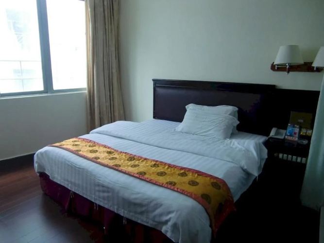 Dongxing Hotel