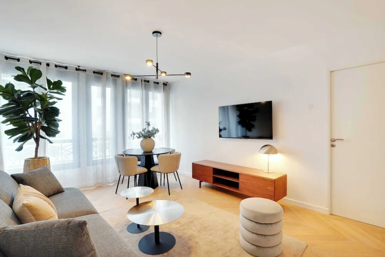 Deluxe Apartment