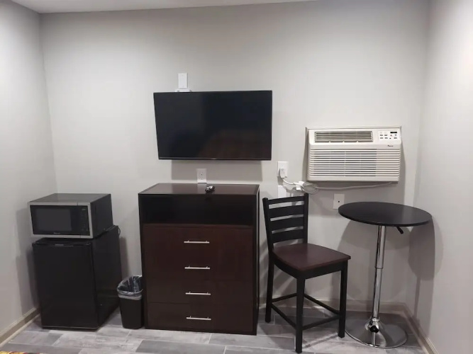 Budget Inn & Suites