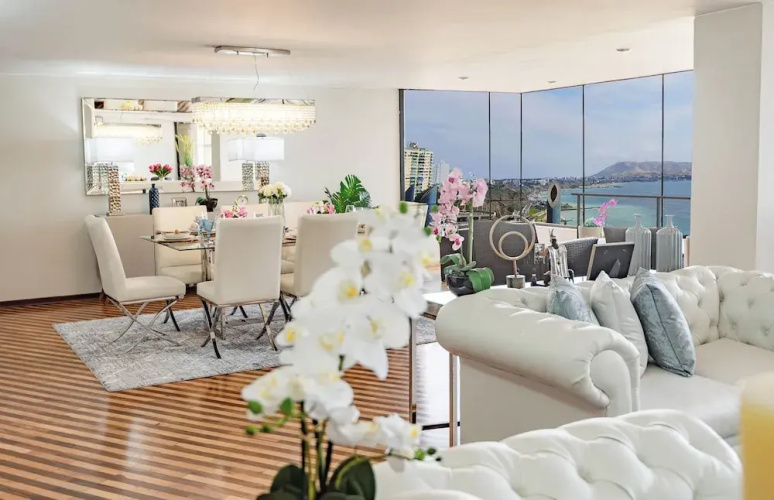 OceanFront Larcomar Apartments