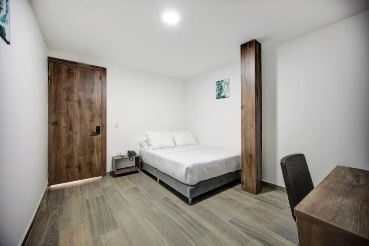 XLiving Host & Rooms