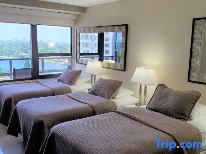 Large Connected Spacious 5-Bedroom Sunset Suite 141921