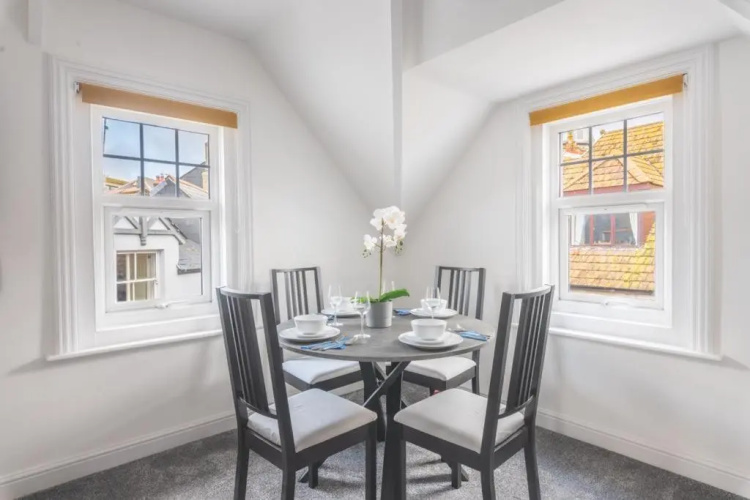 Coast View Luxury Apartment