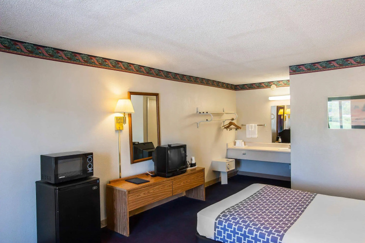 Motel 6 Effingham, IL