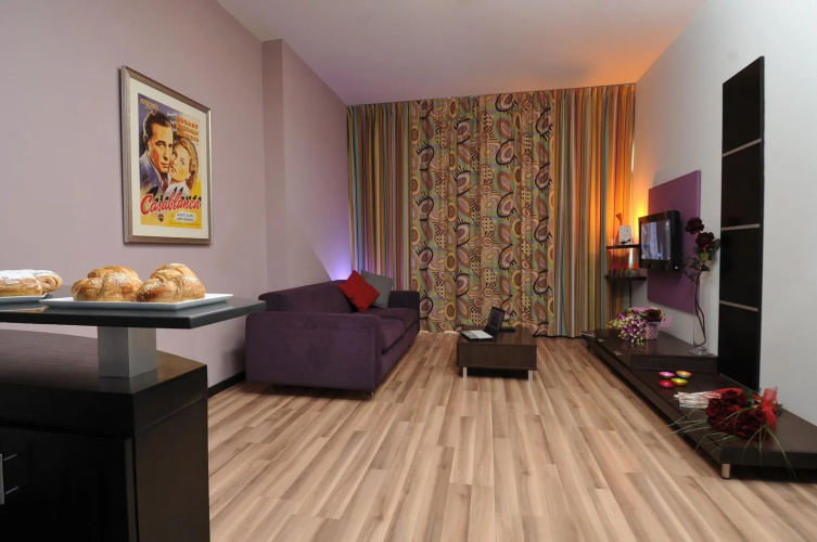 Suite Hotel Chrome