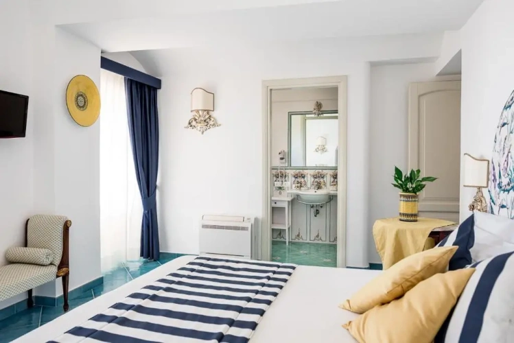 2 Bedrooms Apartment with balcony and with sea view