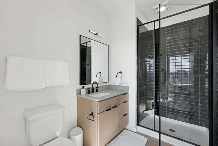 2 Bedrooms Apartment