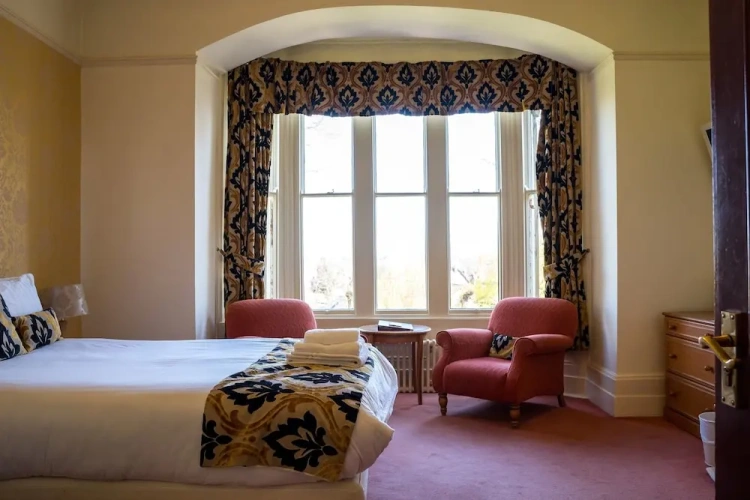 Classic Double room with city view