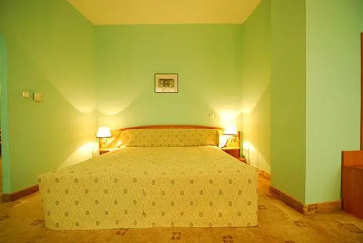 EXPO Hotel