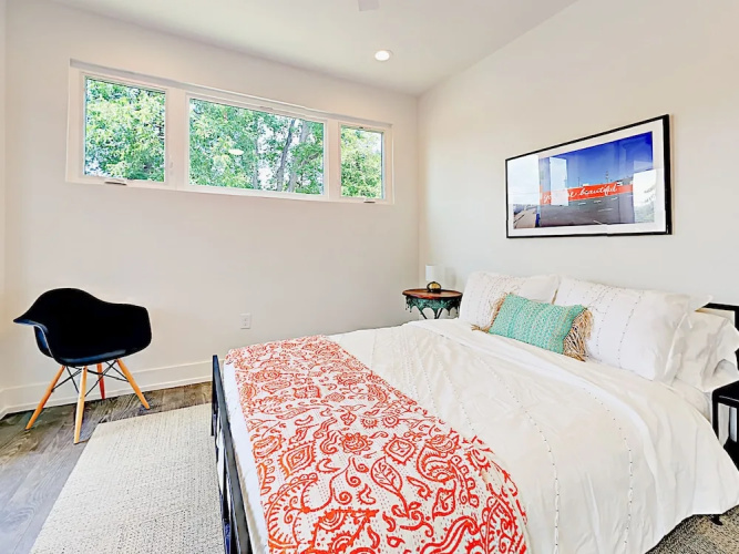 3br W/ Contemporary Kitchen, Patios 3 Bedroom Duplex