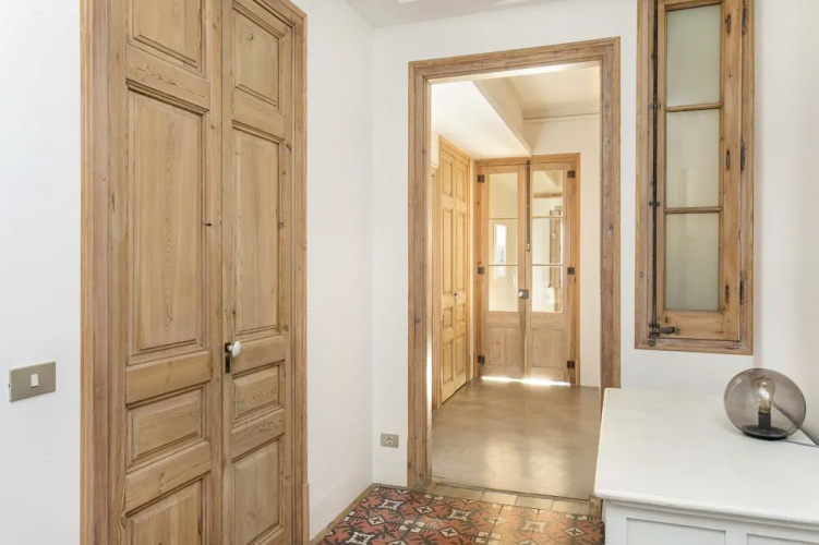 Spacious and luminous flat with balcony