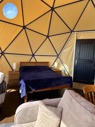 Geodome Glamping With sea Views Near Pendine