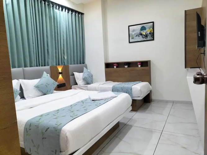Hotel Paris Plaza