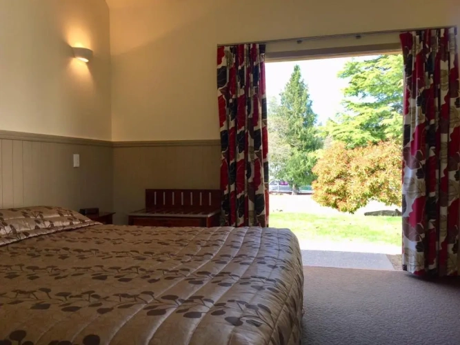 Standard Family room with garden view