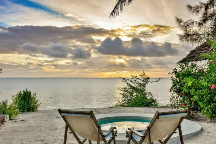 Zanbluu Beach Hotel