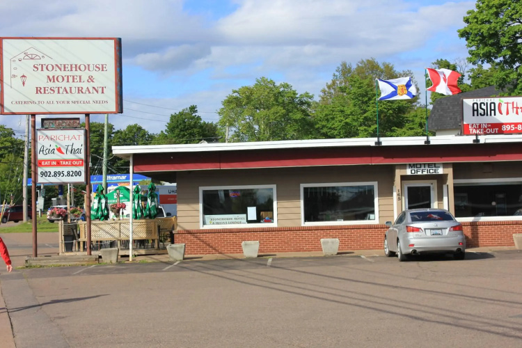 Stonehouse Motel and Restaurant