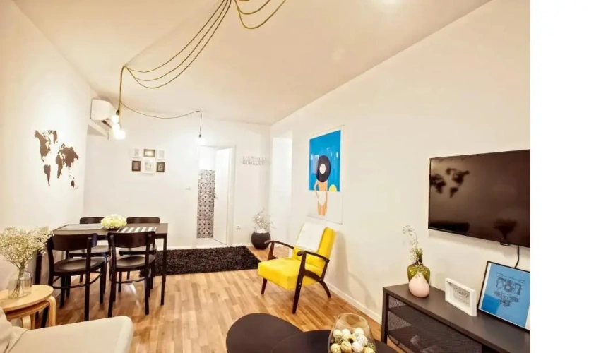 2 Bedrooms Apartment