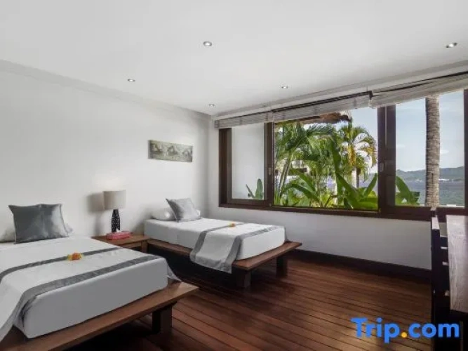 5 Bedrooms Villa with ocean view