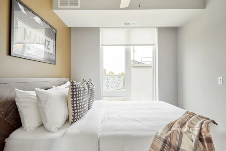 Sonder — Luna Apartments